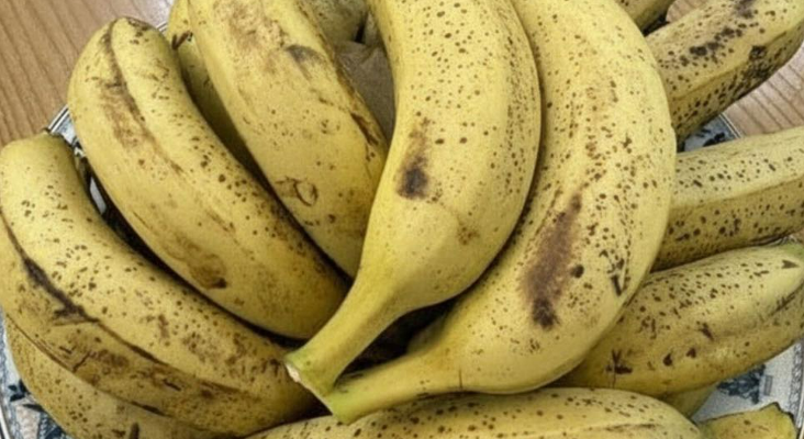I medici rivelano che mangiare banane al mattino causa โฆ๐ฎ๐๐๐ - Momenti ...